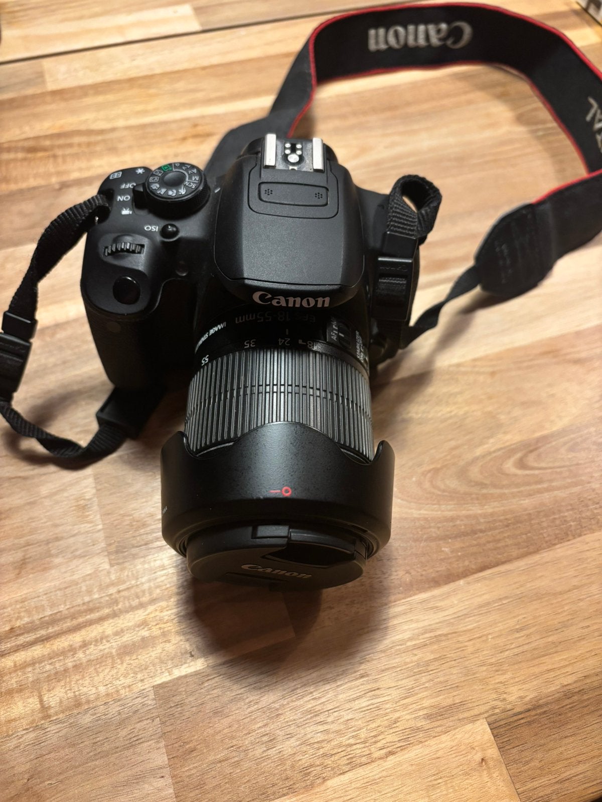 Canon 700D + Canon EF-S 18-55mm 3.5-5.6 IS STM, Ophalen, Zo goed als nieuw, Canon, Geen optische zoom