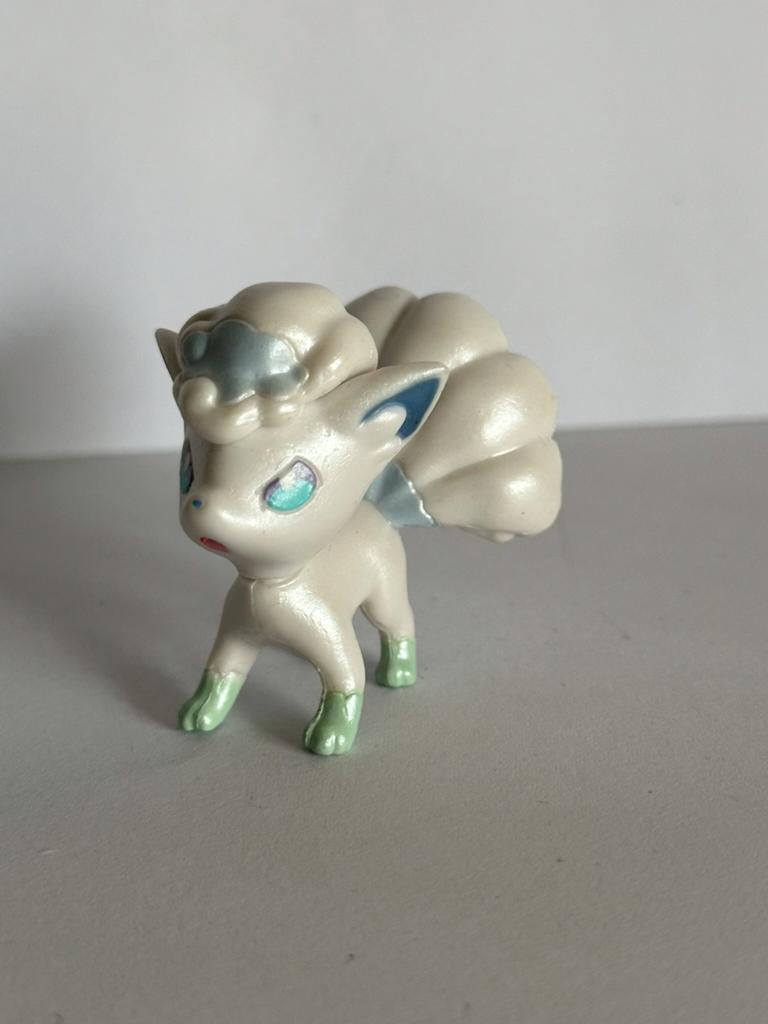 Pokémon figuurtje Alolan Vulpix, Ophalen of Verzenden, Zo goed als nieuw