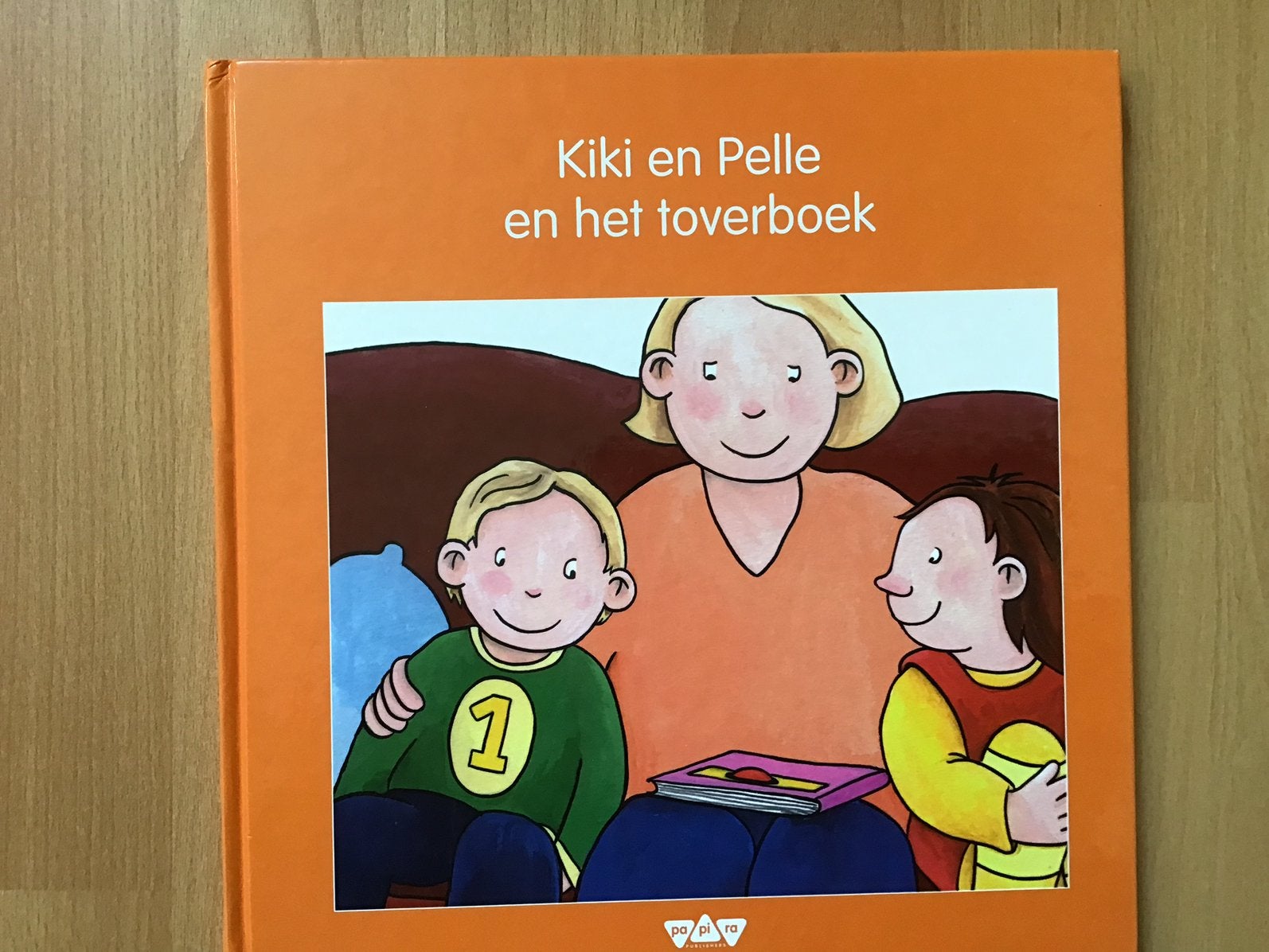 Kiki en Pelle, en het toverboek., Boeken, Kinderboeken | Kleuters, Ophalen of Verzenden, Zo goed als nieuw