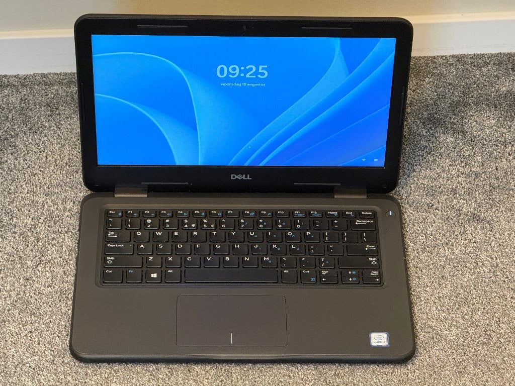 Dell Latitude 3310 - Robuuste Laptop met Windows 11 Pro, Ophalen, 256 GB, Met videokaart, Qwerty