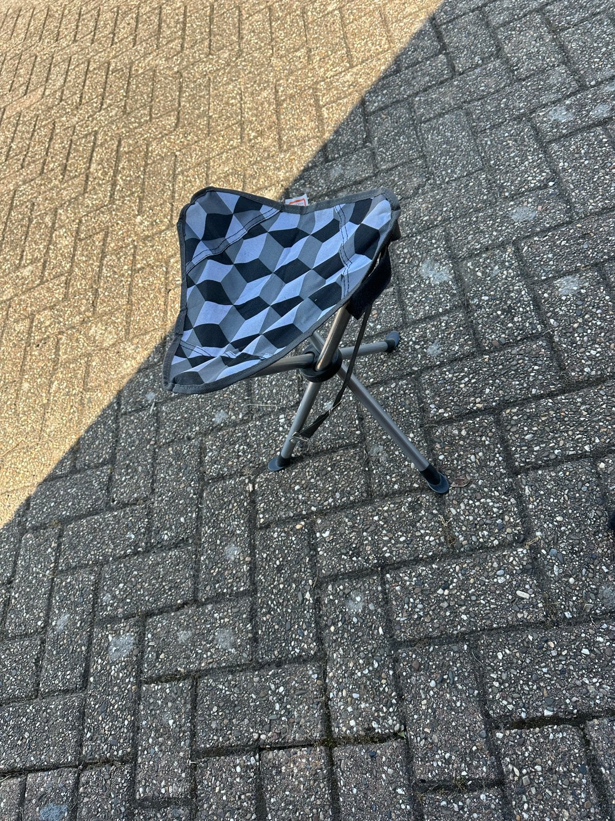 Opvouwbaar Driepoot Stoeltje met Hoes - Ideaal voor Onderweg, Ophalen, Gebruikt