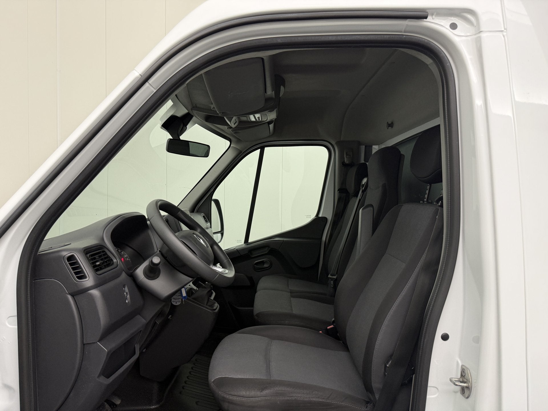Foto 19 van Renault Master 2.3DCi 165PK Bakwagen+Laadklep | Navigatie |