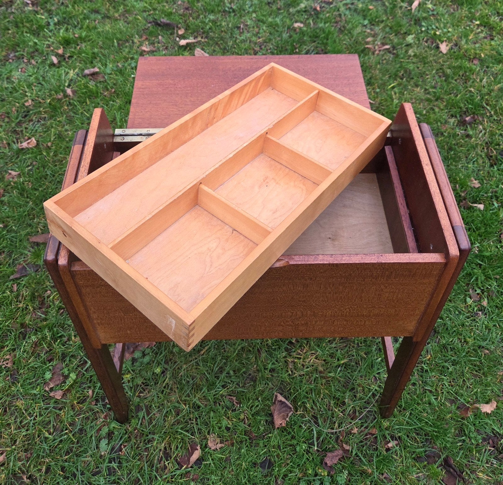 Deens vintage naaitafeltje / sidetable –Teakhout –Jaren '60, Ophalen, Gebruikt, Teakhout, MCM