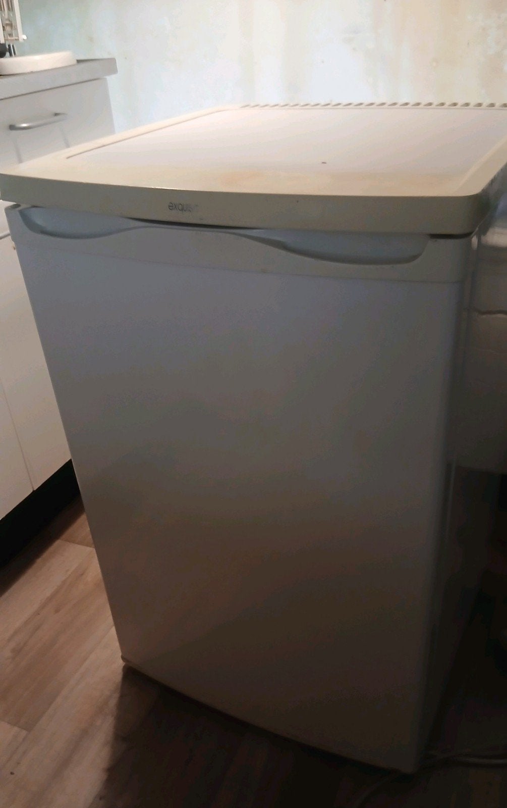 Exquisit koelkast tafelmodel., Gebruikt, 100 tot 150 liter, 45 tot 60 cm, Met vriesvak
