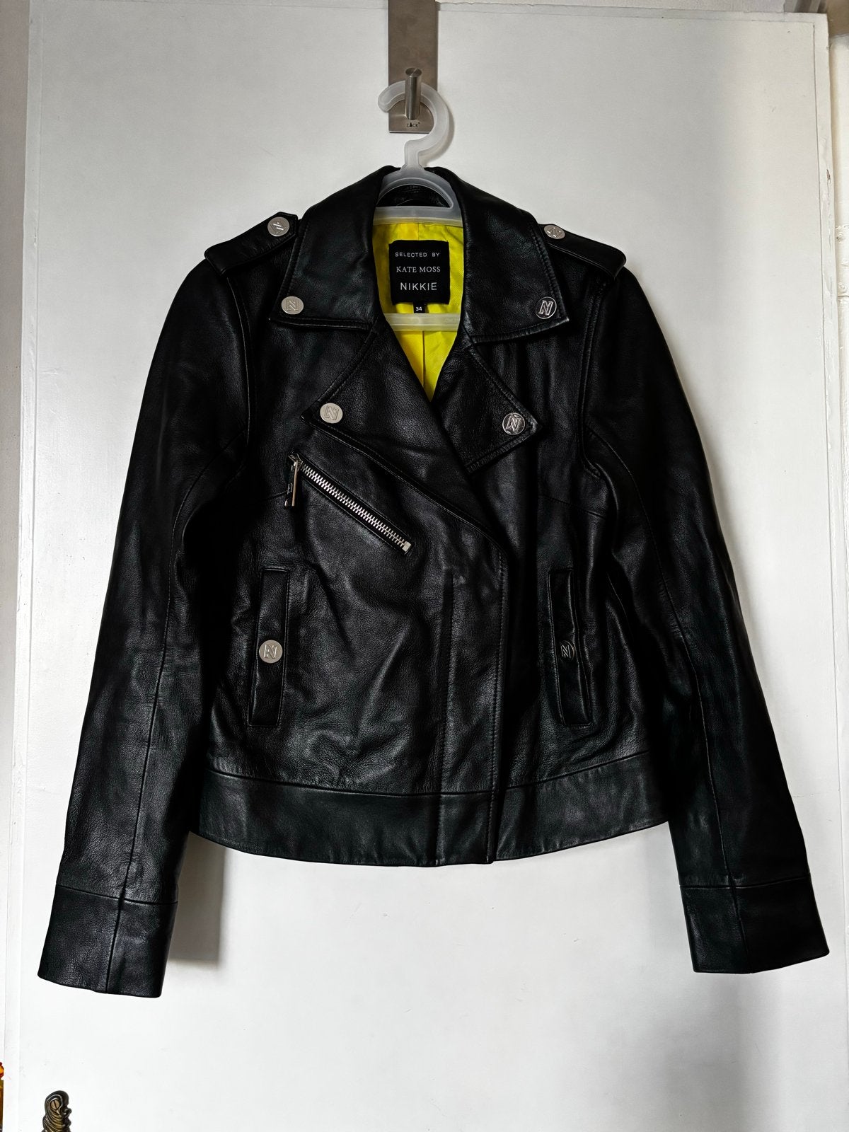 Nikkie/Kate Moss zwart leren jasje - Nieuwstaat!, Ophalen of Verzenden, Zo goed als nieuw, Maat 34 (XS) of kleiner, Zwart