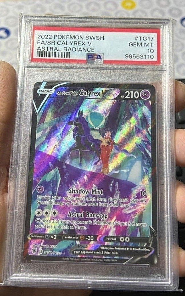 PSA 10 Shadow Rider Calyrex V TG17/TG30 Astral Radiance, Hobby en Vrije tijd, Ophalen of Verzenden, Nieuw, Losse kaart
