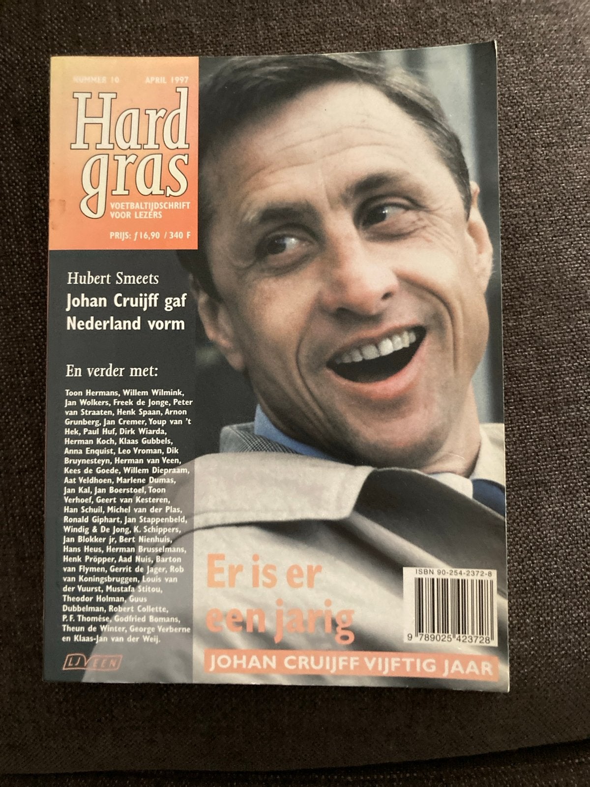 Hard gras - Voetbaltijdschrift met Johan Cruijff, Ophalen of Verzenden, Gelezen, Sport en Vrije tijd