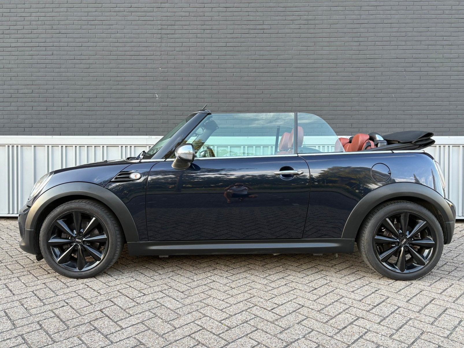Mini 1.6 Cabrio 120pk origineel NL dealer onderhouden, Auto's, Voorwielaandrijving, 4 cilinders, Cabriolet, 49 €/maand