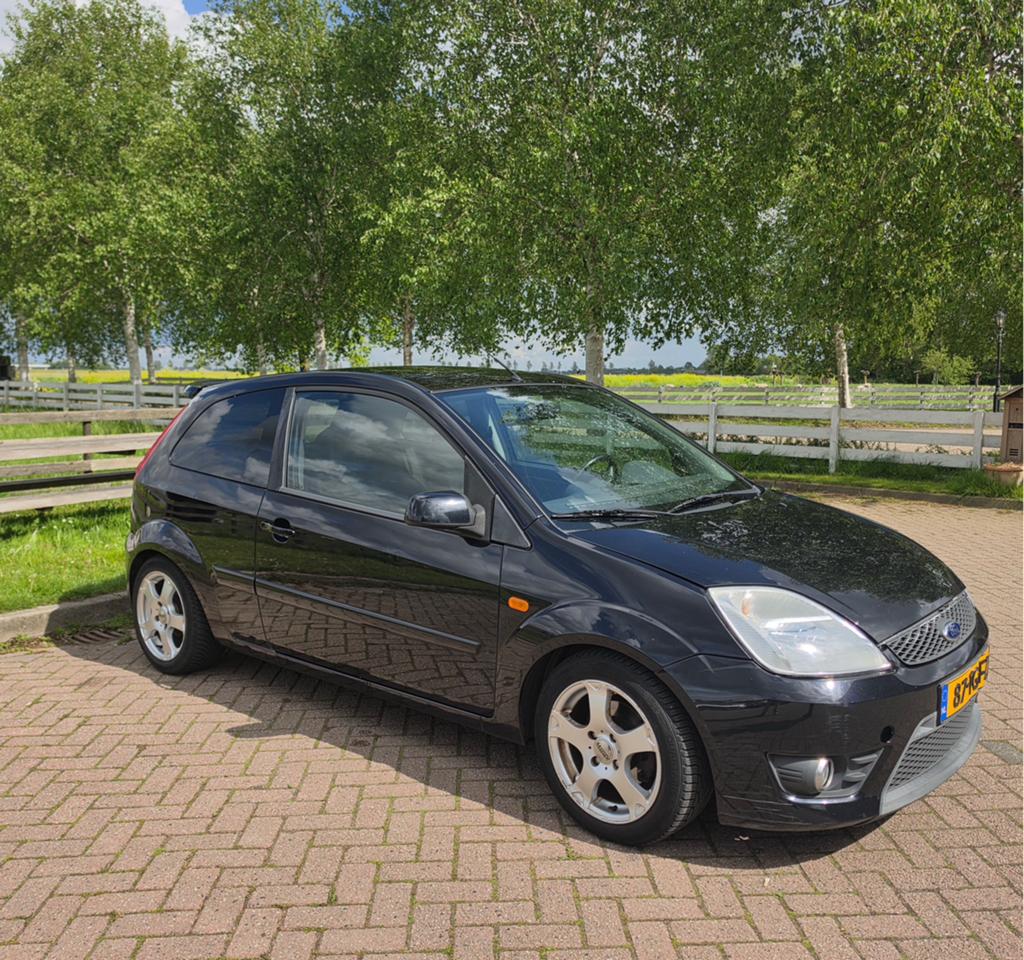 Ford Fiesta 1.6 SPORT -  MOET WEG!, Voorwielaandrijving, 1596 cc, 15 km/l, 40 €/maand