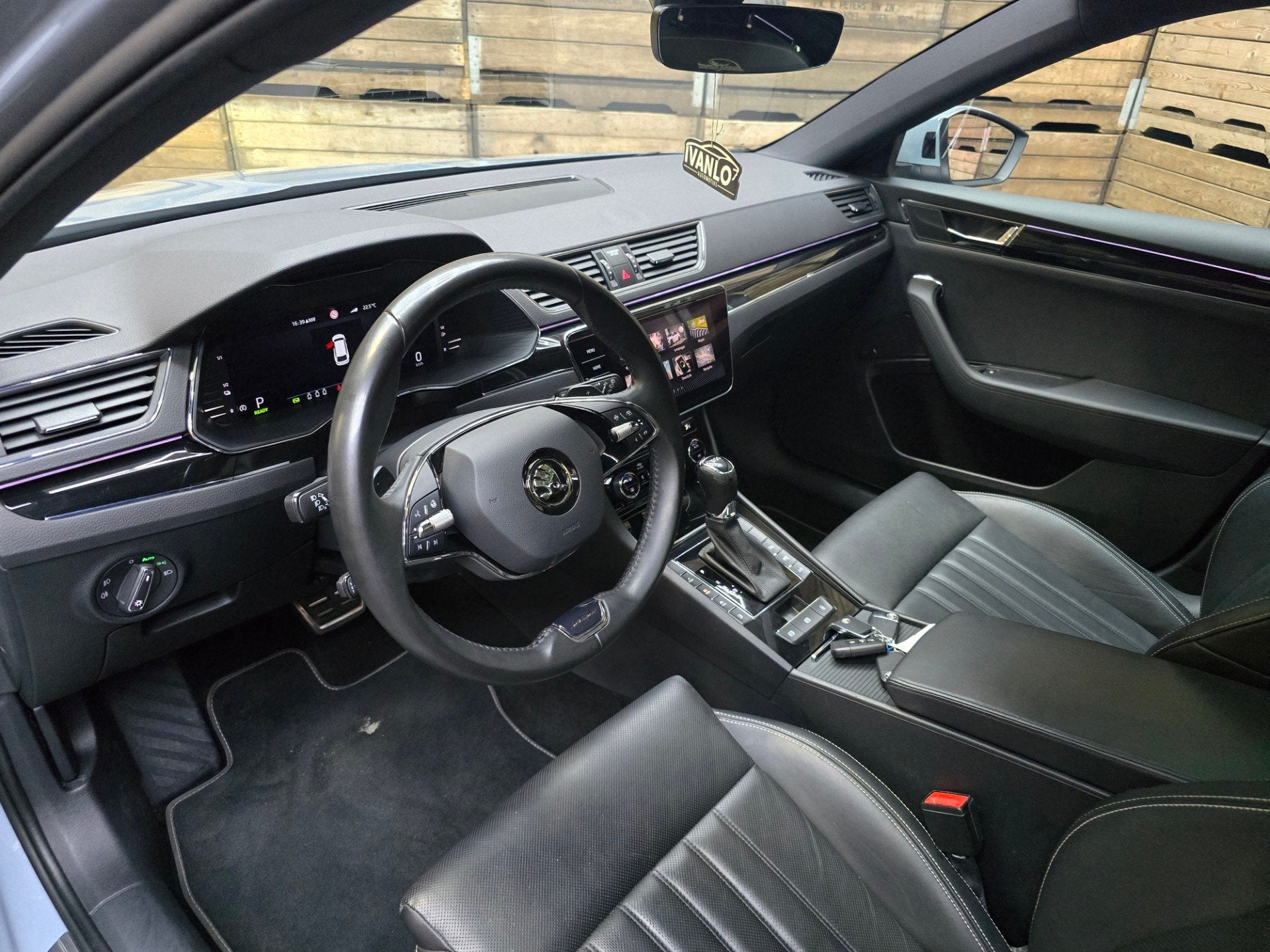 Skoda Superb Combi 1.4 TSI iV Sportline Business PHEV L&K Pa, Auto's, Gebruikt, Adaptive Cruise Control, 1709 kg, Hybride Elektrisch/Benzine