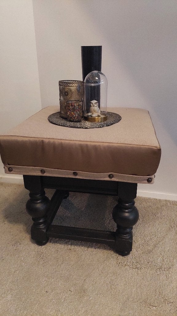 Hocker poef voetenbank bijzettafel zwart beige / per stuk, Ophalen, Overige materialen, Zo goed als nieuw, Vierkant
