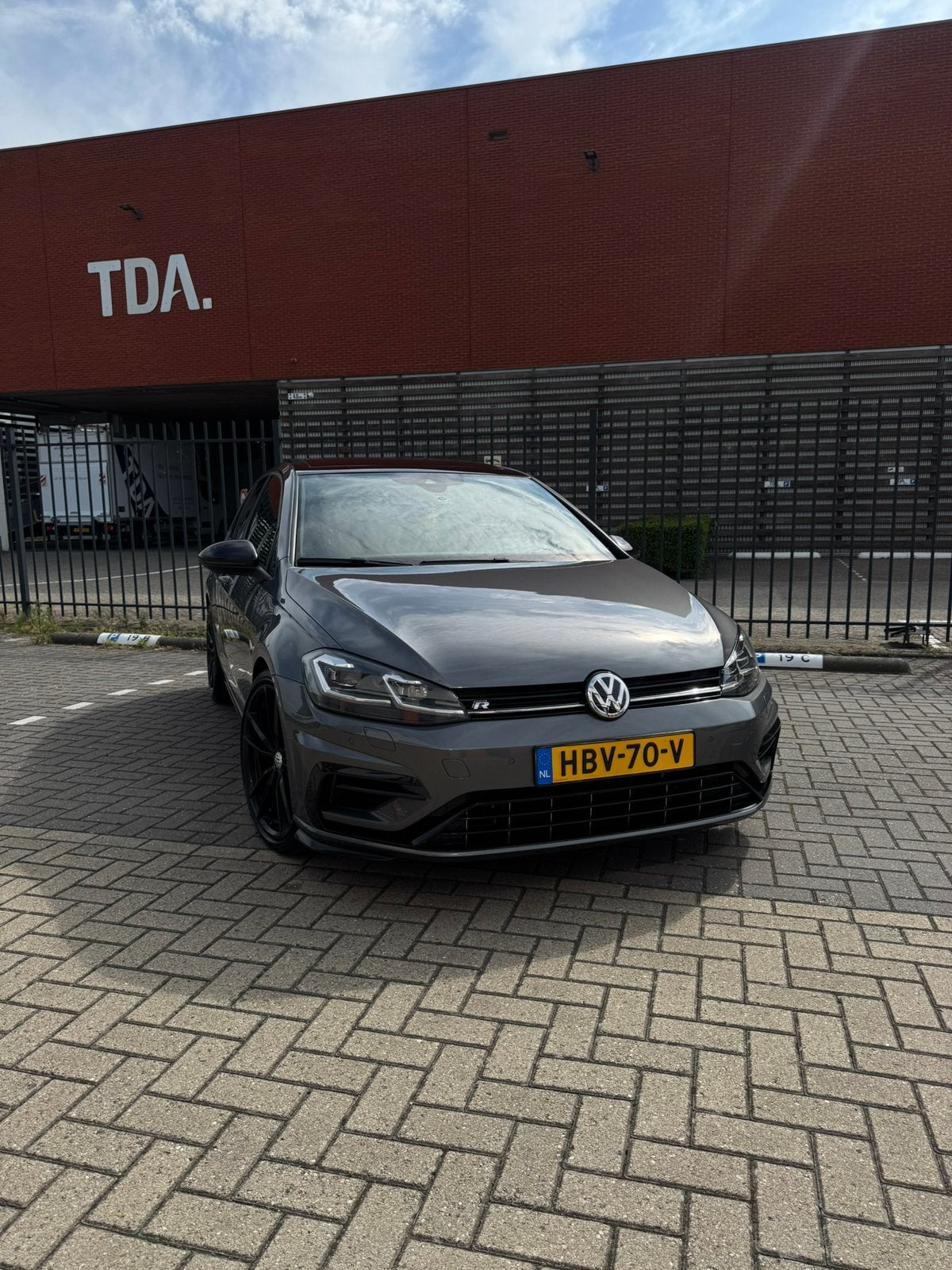 Volkswagen Golf 2.0 TSI 4Motion R 360pk Carbon DSG Pano DCC, Auto's, Automaat, Zwart, 4 cilinders, 1984 cc