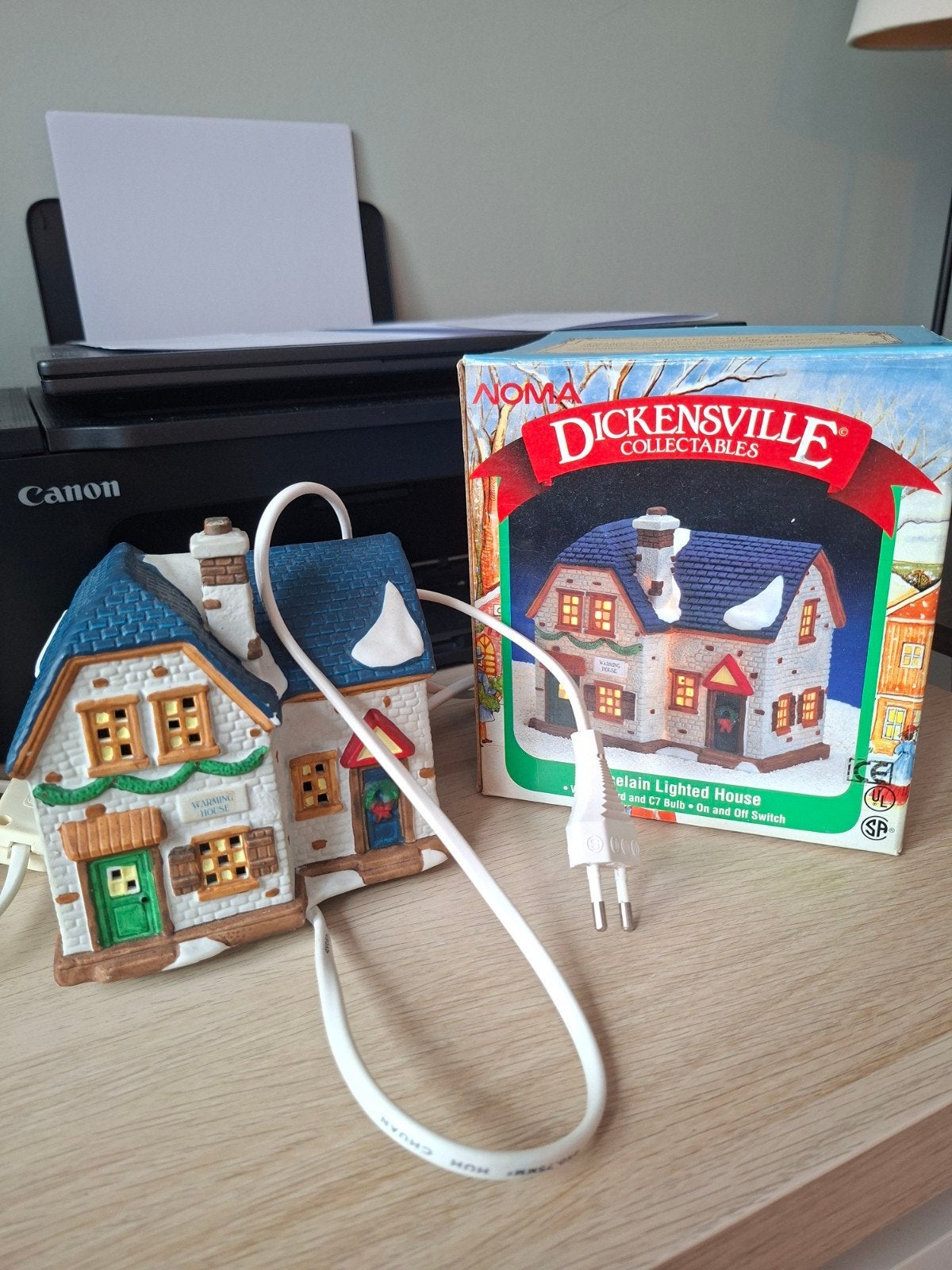NOMA Dickensville Collectables Warming House 28315 | Vintage, Diversen, Ophalen of Verzenden, Gebruikt