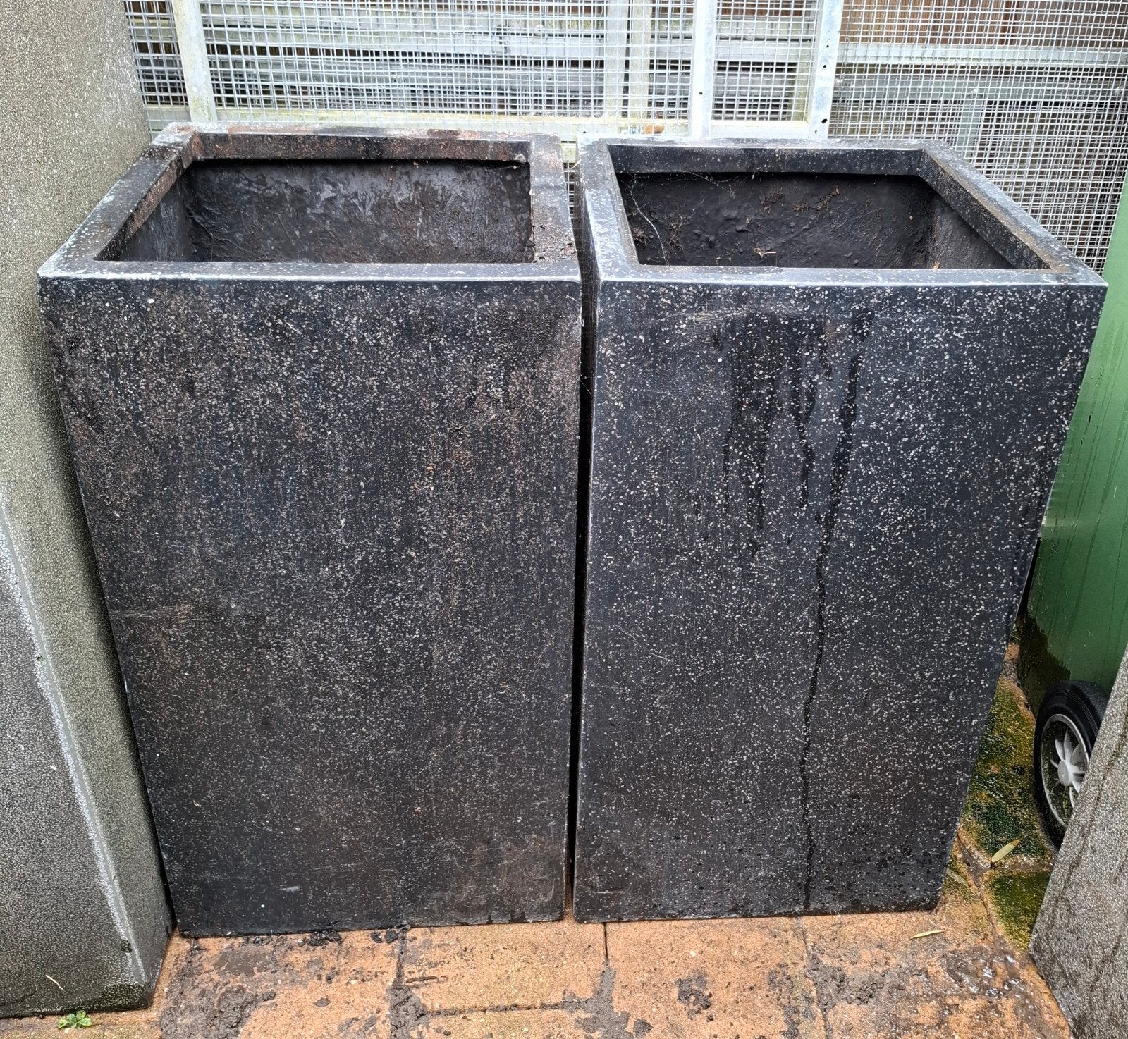 2 kunstof plantenbakken, Tuin en Terras, Bloembakken en Plantenbakken, Ophalen, Rond, Kunststof