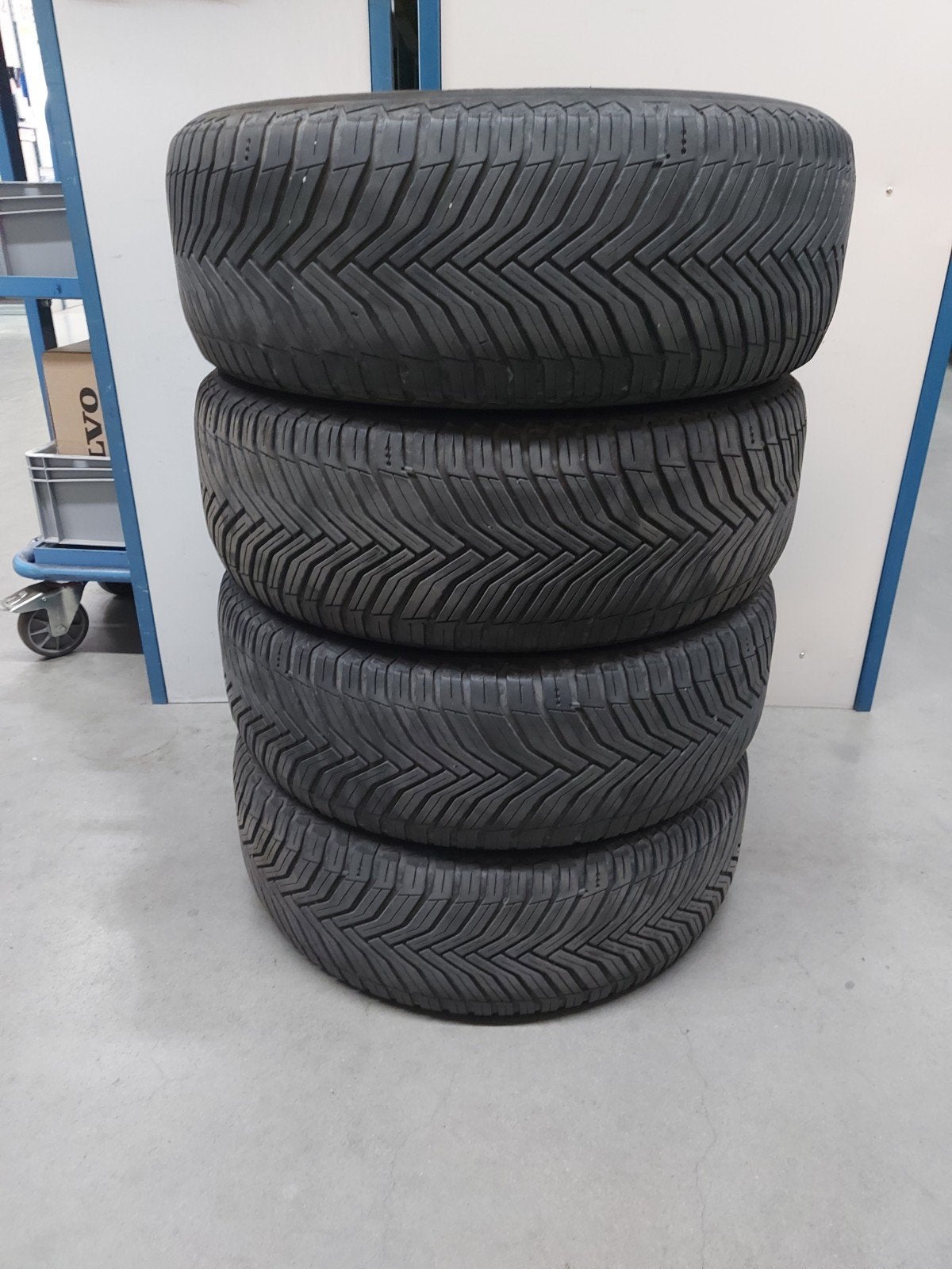 4 x 215/60R16 99V Michelin CrossClimate
All season banden, Ophalen