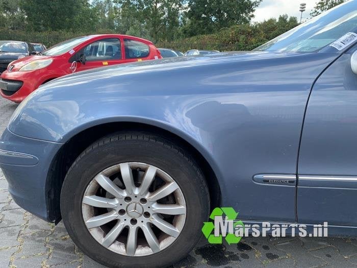 Scherm links-voor van een Mercedes E-Klasse, Gebruikt, -, Ophalen of Verzenden, -