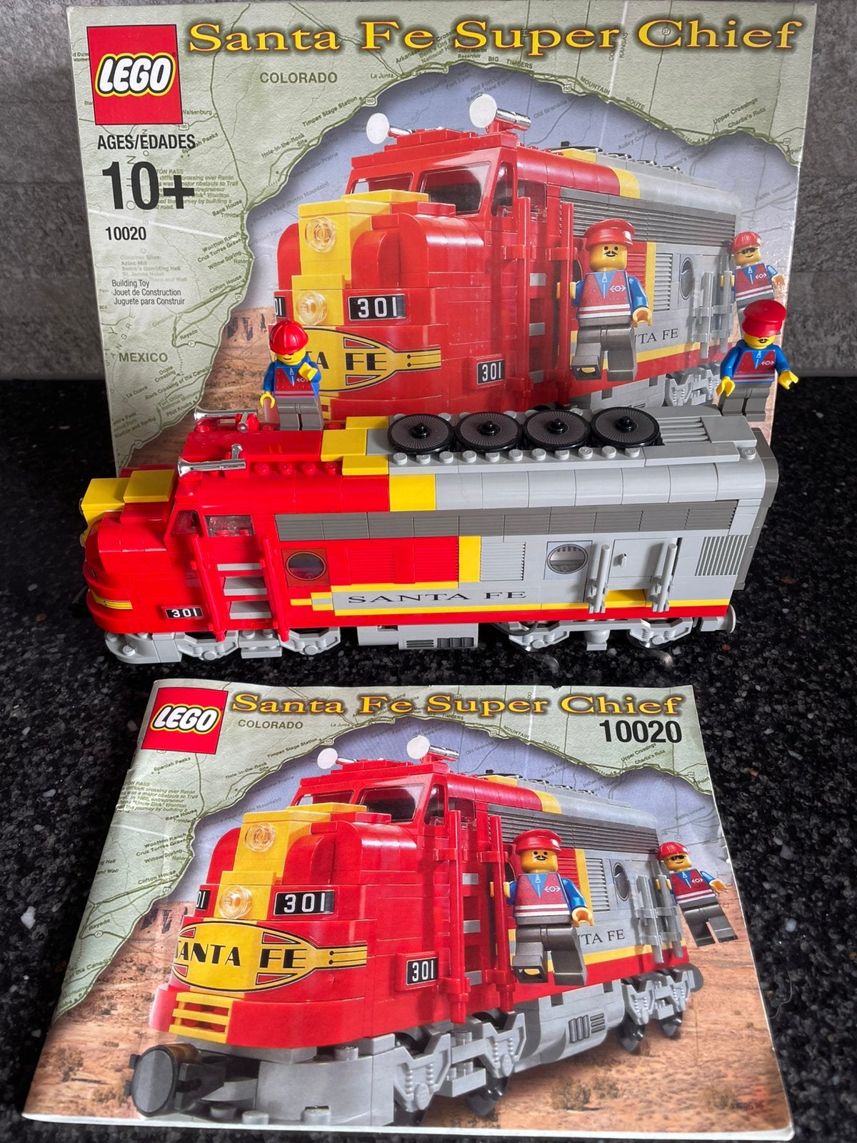 Lego Santa Fe Super Chief 10020 met Doos en Motor, Ophalen of Verzenden, Zo goed als nieuw