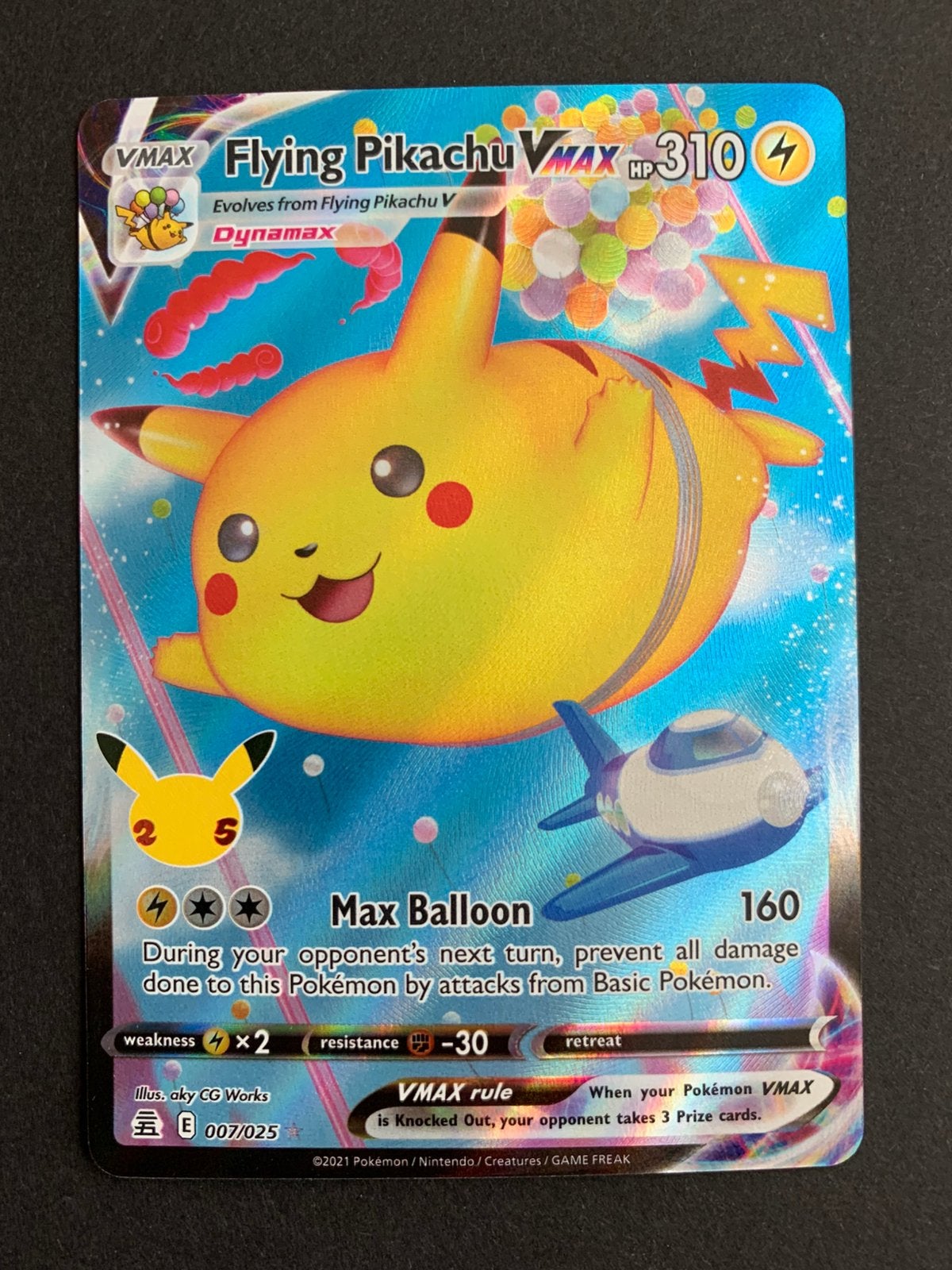 Flying Pikachu VMAX, #7, Celebrations, 25 jaar Pokémon, Ophalen of Verzenden, Zo goed als nieuw, Losse kaart, Foil