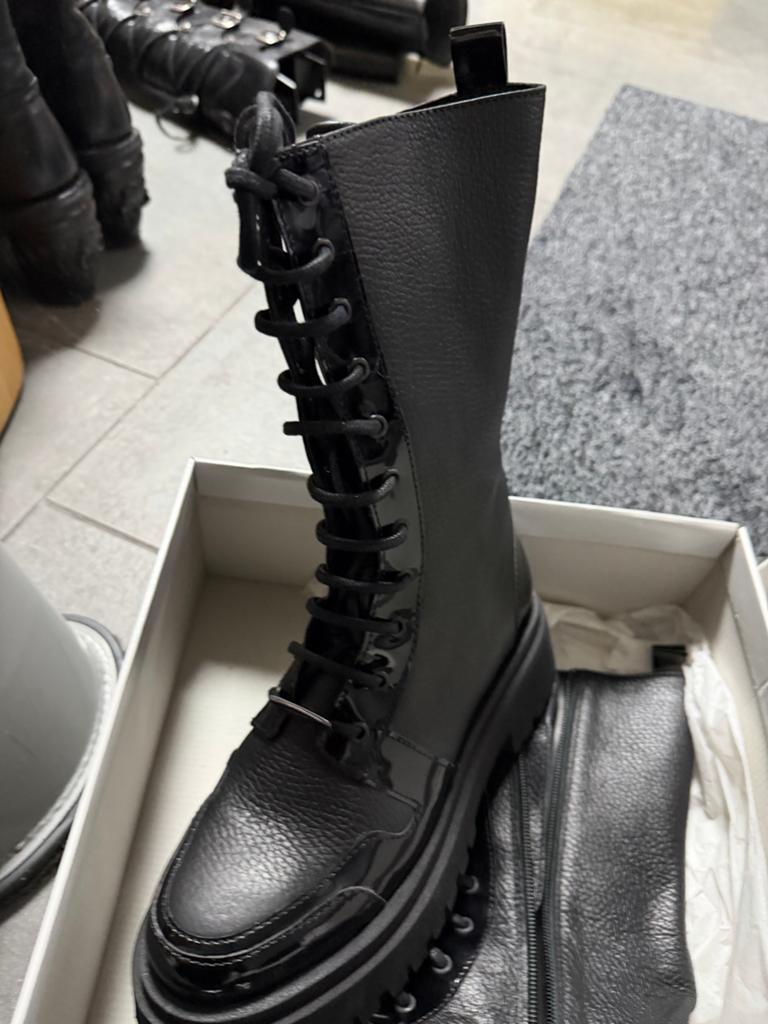 Nikkie leren laarzen, maat 38, zo goed als nieuw, Kleding | Dames, Schoenen, Verzenden, Zo goed als nieuw, Zwart, Hoge laarzen