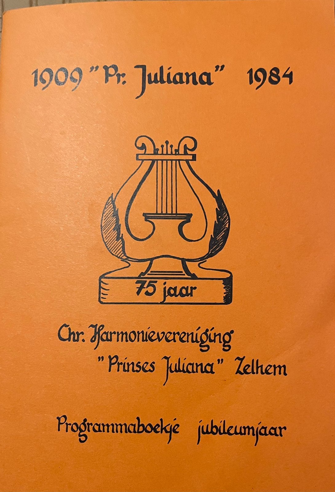 Boekje 75 jaar “Pr. Juliana” Zelhem, Ophalen, Gelezen