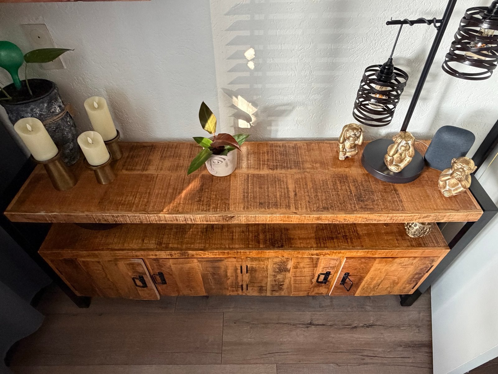 Mango houten dressoir op ijzeren frame, Huis en Inrichting, Ophalen, 150 tot 200 cm, Zo goed als nieuw, 25 tot 50 cm