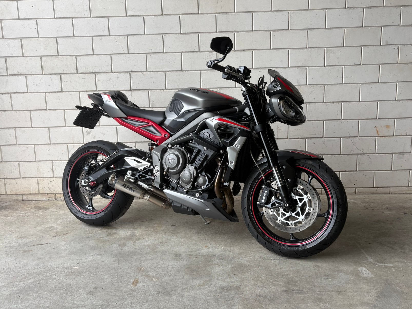 Triumph Street Triple 765 R (bj 2021), Occasion, Motorrijbewijs A, Bedrijf, 3 cilinders