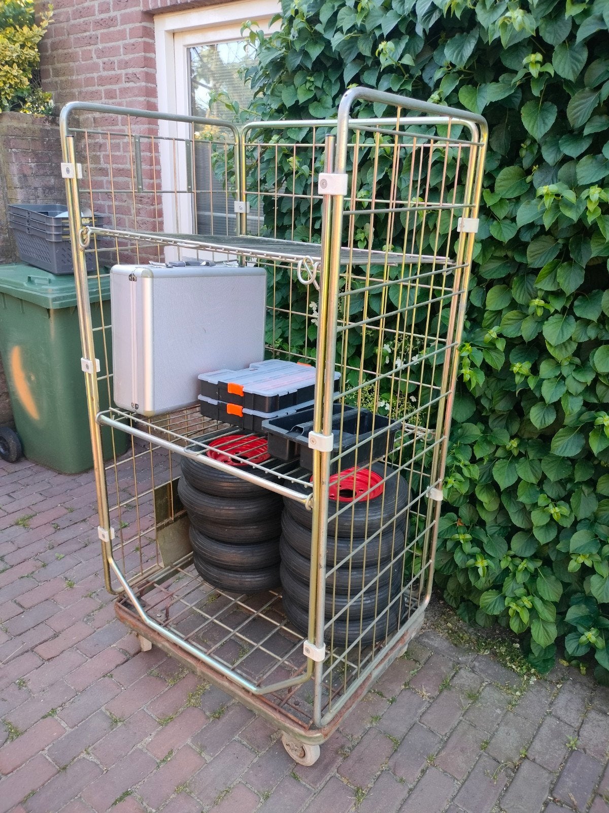 Stevige rolcontainer met planken, 100 liter of meer, Ophalen, Gebruikt, Transportkar