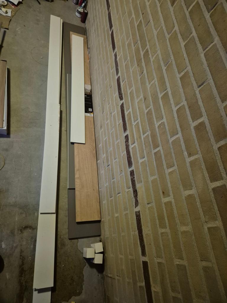 Plinten wit 4 stuks, Doe-het-zelf en Verbouw, Plinten en Afwerking, Ophalen, Nieuw, Mdf, 200 tot 250 cm