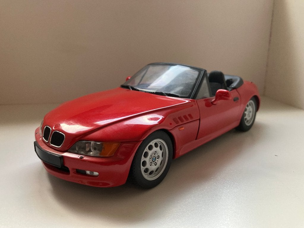 BMW Z3 Roadster van 1997 in het rood  1/18 UT Models, Hobby en Vrije tijd, Modelauto's | 1:18, Ophalen of Verzenden, Nieuw, Auto