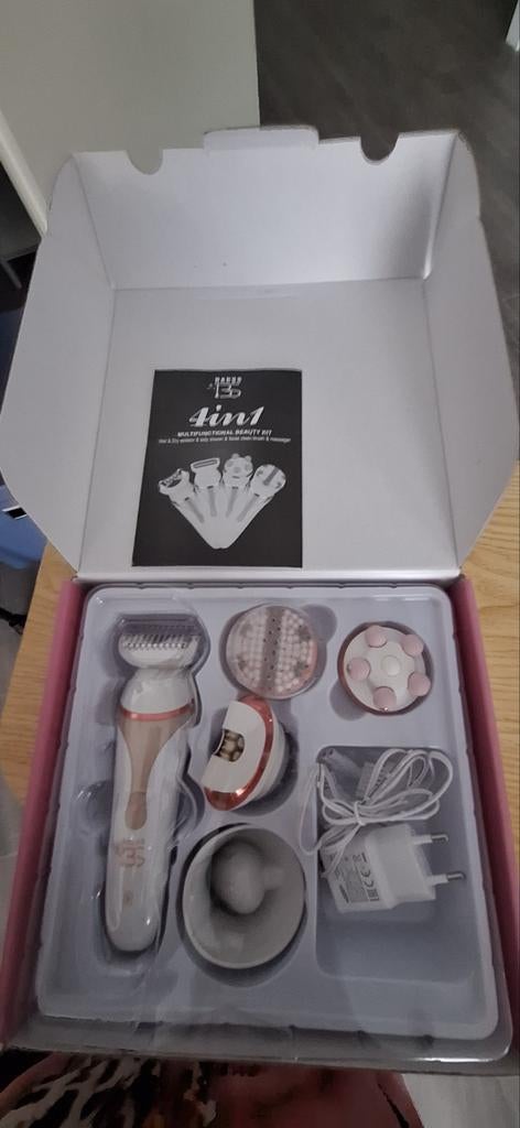 4-in-1 Beauty Set, Epilator / Scheerapparaat /verzorgingsset, Ophalen, Zo goed als nieuw, Scheren en Epileren