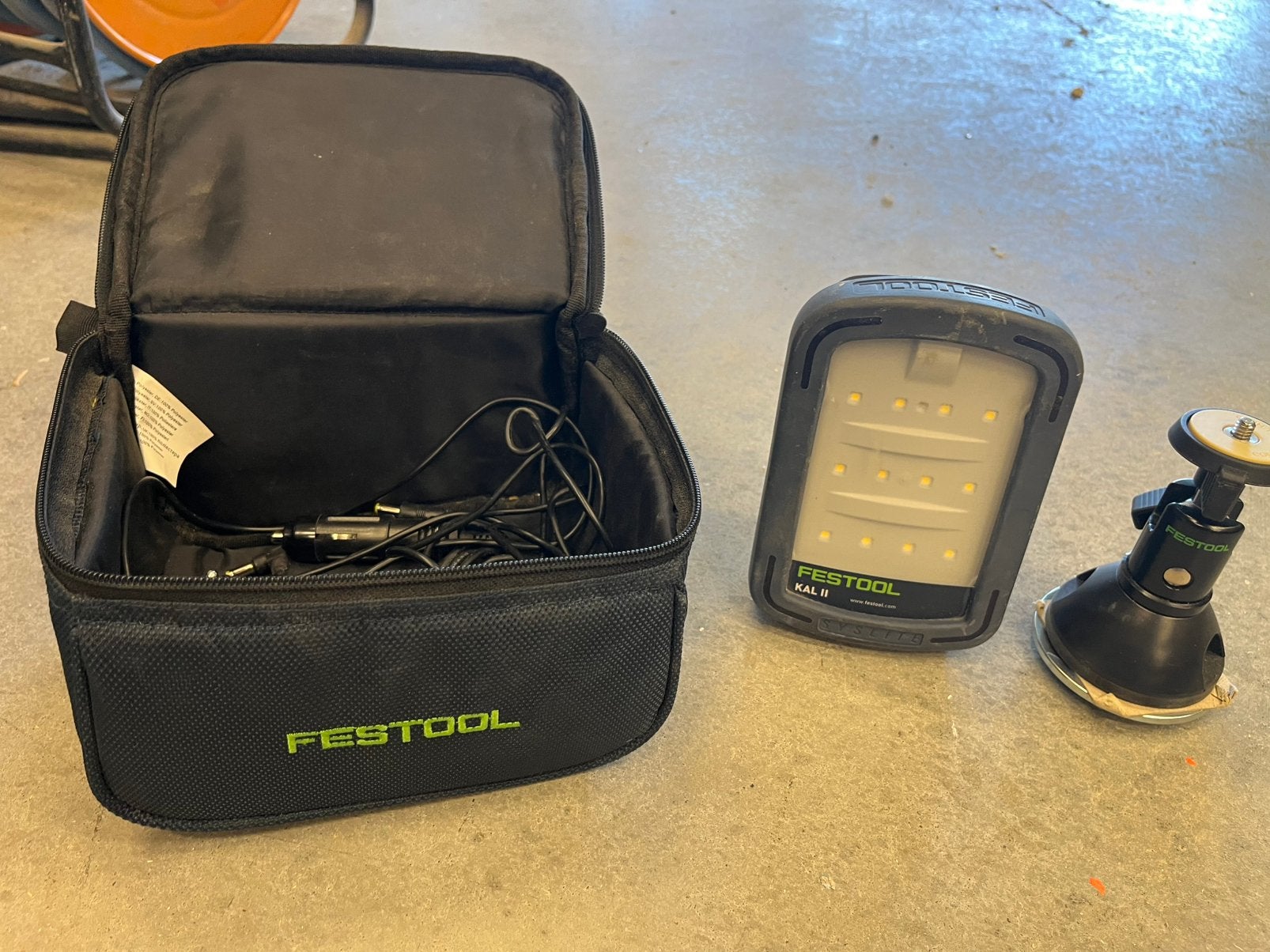 festool Kal 2 lamp met scharnierbaar steun en magneet, Doe-het-zelf en Verbouw, Bouwverlichting, Ophalen of Verzenden, Zo goed als nieuw