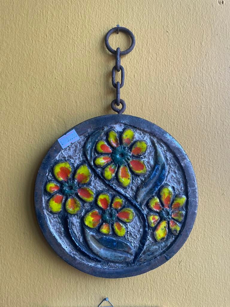 Vintage ronde wandtegel met bloemen, jaren 70, Antiek en Kunst, Antiek | Wandborden en Tegels, Ophalen of Verzenden