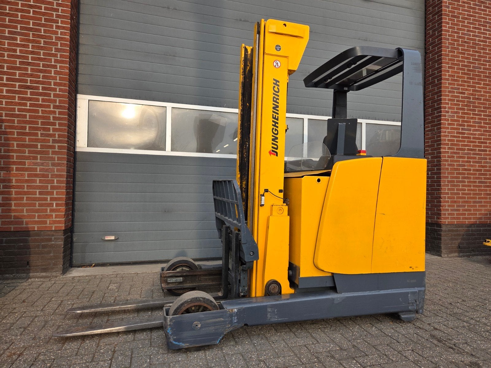 Reachtruck Jungheinrich ETV325 Triplex Freelift 5000 mm 2001, Reachtruck, Jungheinrich, Ophalen of Verzenden, Elektrisch