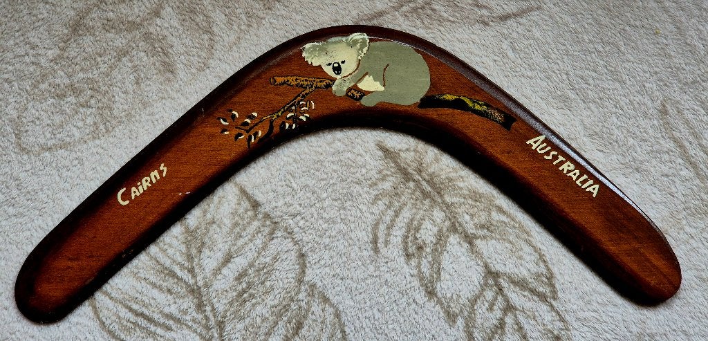 Handbeschilderde houte boemerang uit Australie Cairns., Antiek en Kunst, Kunst | Niet-Westerse kunst, Ophalen of Verzenden