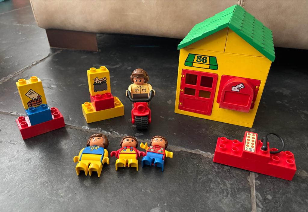 Vintage Lego Duplo Postkantoor met figuren en motor, Inclusief minifiguren, Gebruikt, Overige thema's, Ophalen of Verzenden