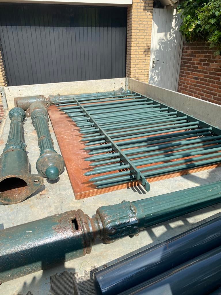 4 stuks Gietijzeren ballusters met spijlen hekwerk, Tuin en Terras, Ophalen, Gebruikt, IJzer, Sierhekwerk