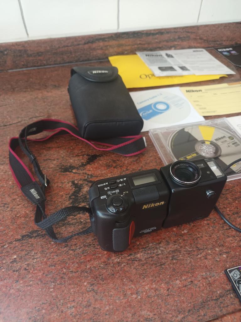 Nicon Coolpix 950 digitale camera, Audio, Tv en Foto, Fotocamera's Digitaal, Gebruikt, Verzenden, Compact, 4 t/m 7 keer
