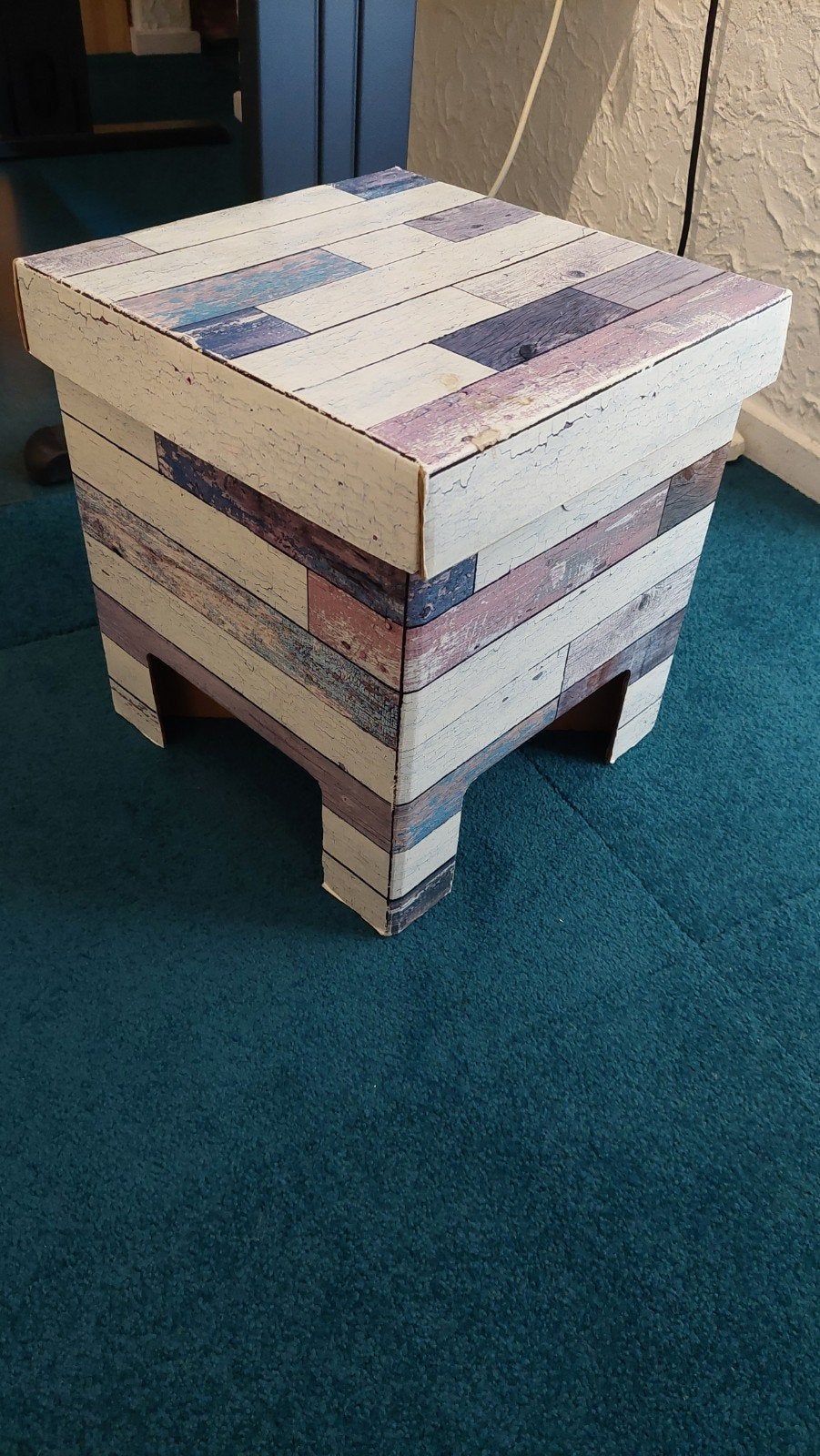 Decoratieve kruk/bijzettafel met lichte gebruikssporen, Ophalen, Gebruikt, Overige kleuren, Hout