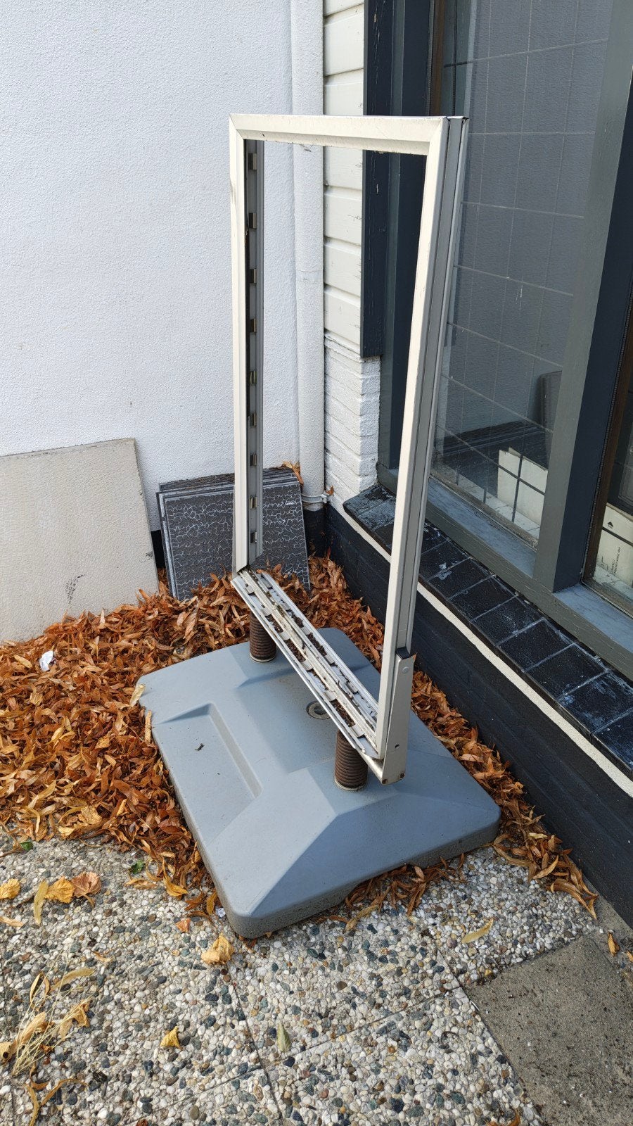 Wobbel bord met zware voet, Ophalen of Verzenden