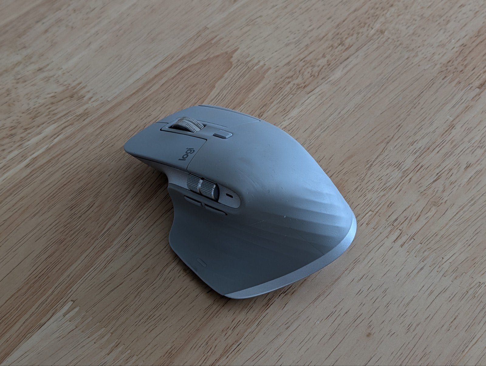 Logitech MX Master 3 Silver - Nieuwprijs €75, Computers en Software, Rechtshandig, Muis, Gebruikt, Ergonomisch