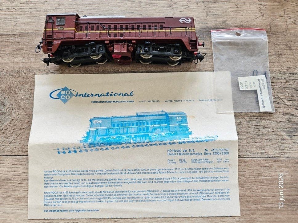 Roco NS locomotief 2200  HO met transfers en handleidin, Hobby en Vrije tijd, Modeltreinen | H0, Ophalen of Verzenden