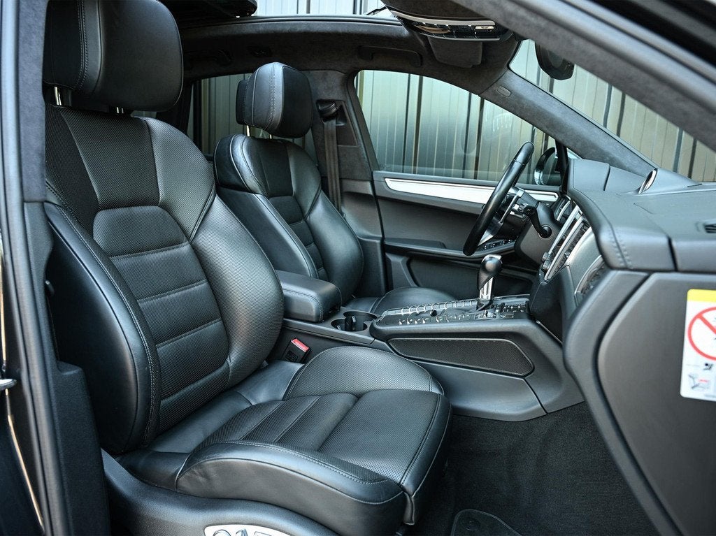 Porsche Macan 3.6 Turbo Performance Package | Sport Chrono |, Auto's, Stof, Gebruikt, 120 €/maand, 11 km/l