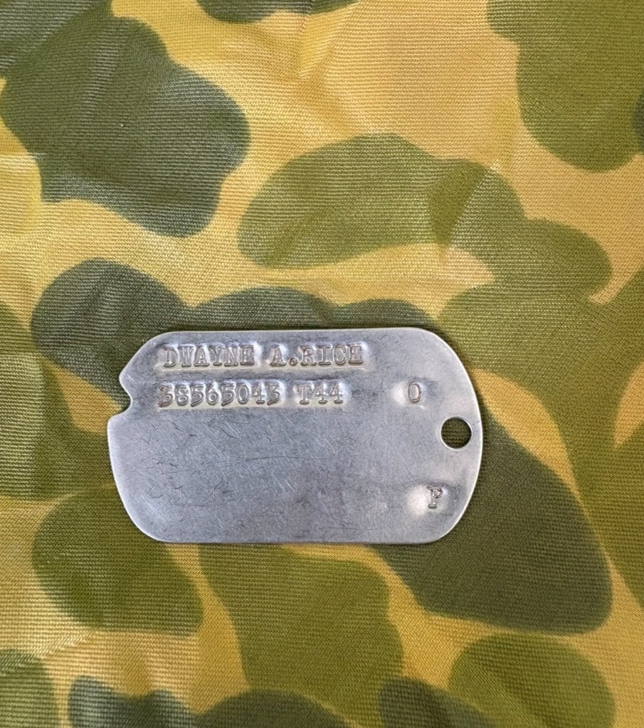 Tweede wereldoorlog US Dogtag Dwayne A Rice, Verzamelen, Militaria | Tweede Wereldoorlog, Ophalen of Verzenden, Landmacht, Amerika