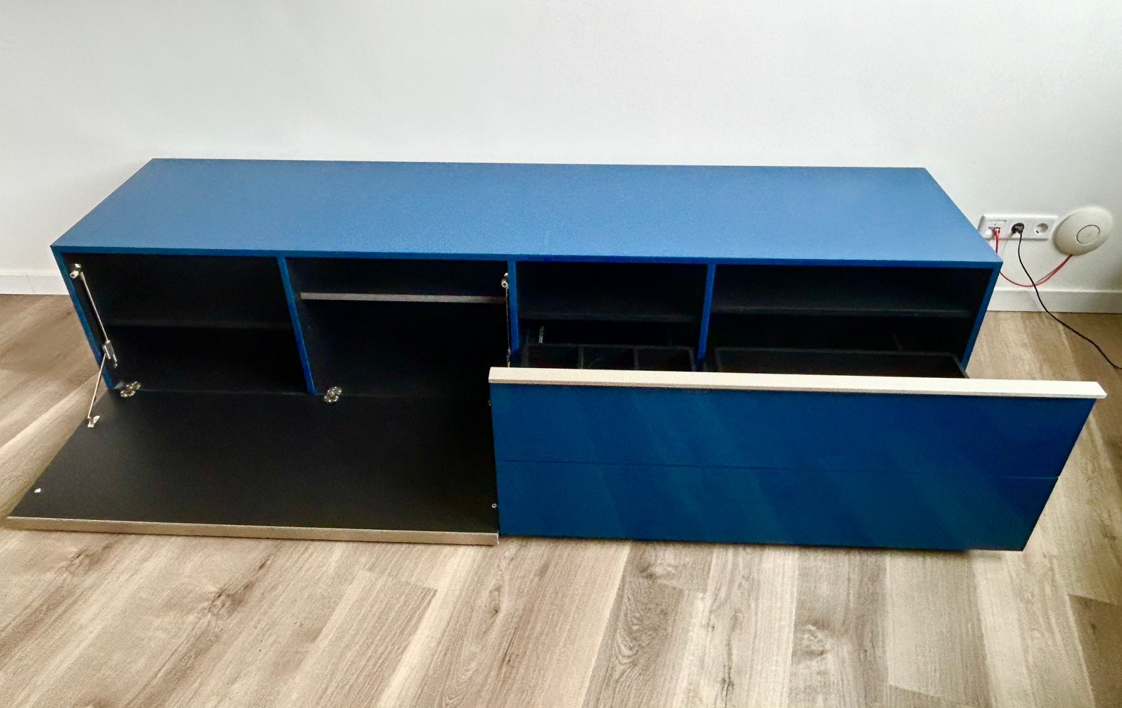Hoogglans blauw (RAL 5001)Dressoir/TV kast, modern en strak, Gebruikt, Modern en strak, Met lade(s), 200 cm of meer