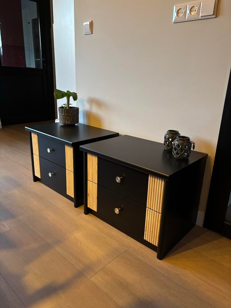 Set van 2 zwarte nachtkastjes met houten accenten, Huis en Inrichting, Ophalen, Zo goed als nieuw, 45 tot 65 cm, Minder dan 55 cm