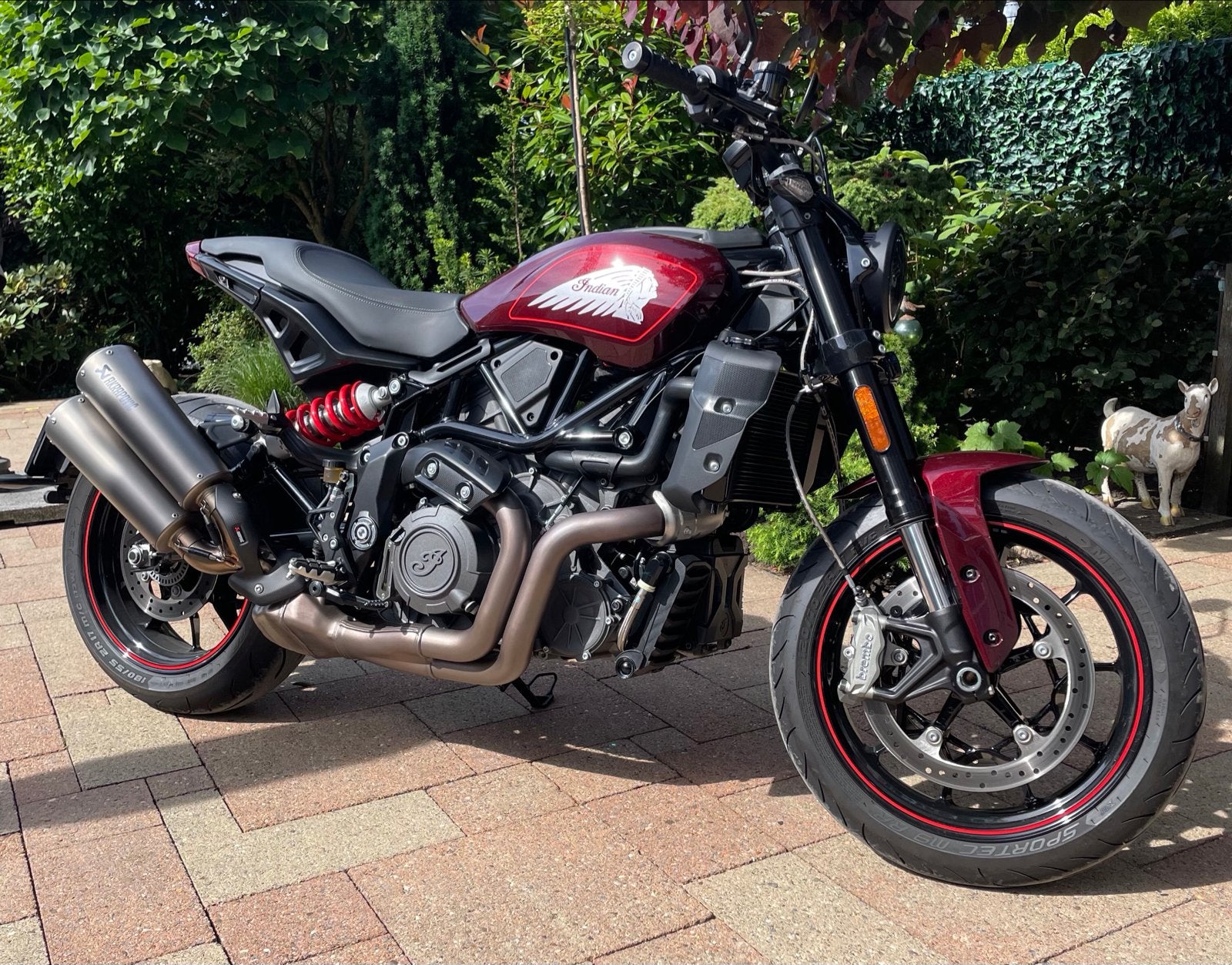 Indian FTR S uit 2022 met Akrapovic, Sportuitlaat, Gebruikt, Particulier, Naked bike