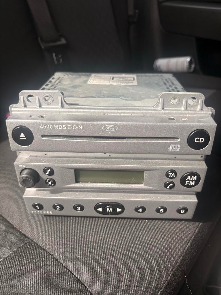 Originele Ford Fiesta 2002-2008 Radio CD 4500 RDS E-O-N, Ophalen of Verzenden, Gebruikt