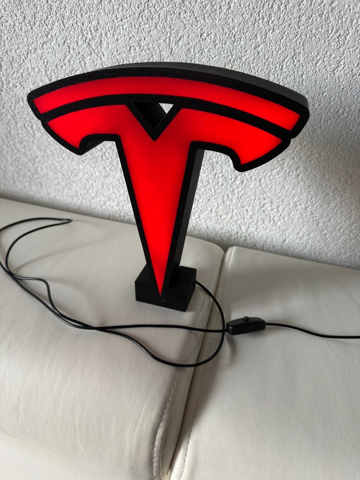 Tesla LED embleem – NIEUW – €50, Ophalen of Verzenden, Zo goed als nieuw