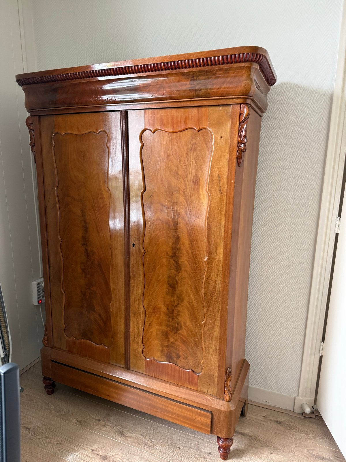 Antieke Linnenkast uit 1840-1870 met Verborgen Laden, Antiek en Kunst, Ophalen