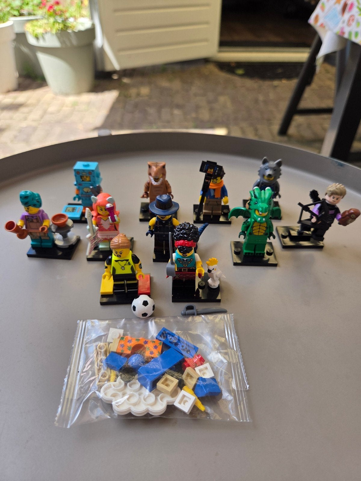 12 lego collectible minifigures uit verschillende series (2), Lego, Ophalen of Verzenden, Zo goed als nieuw, Minifiguren serie